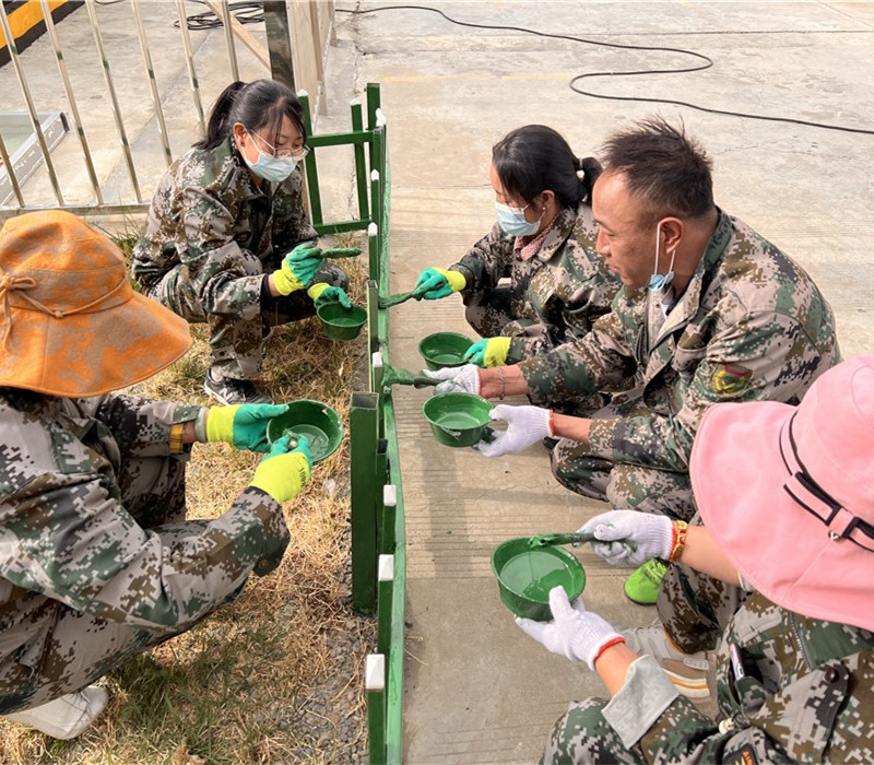 天线围栏重新刷漆