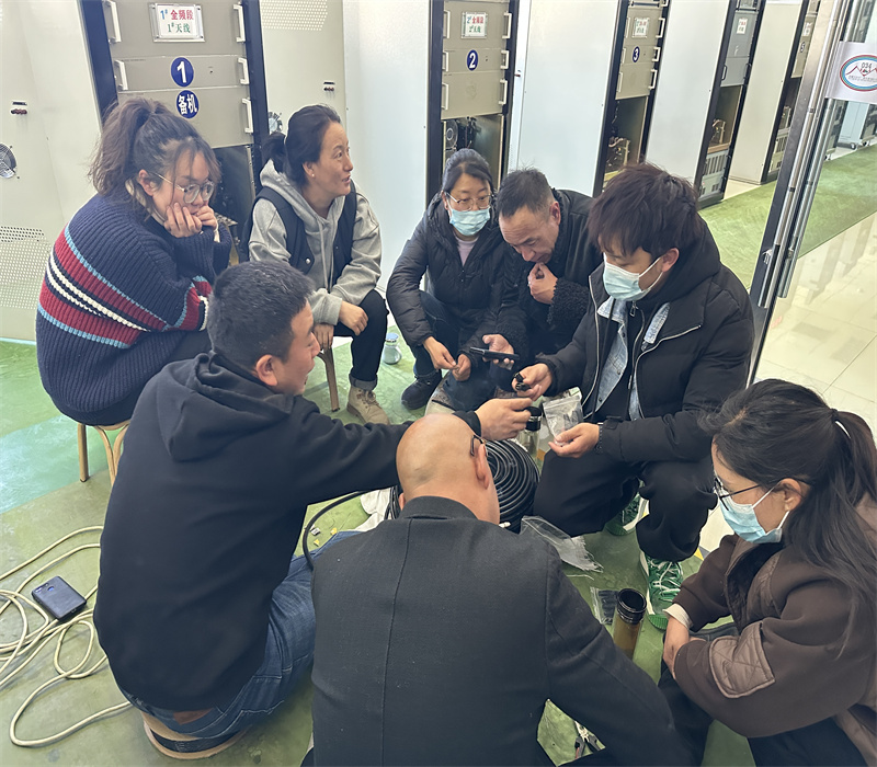 孙工讲解节目信号源的线头子制作过程
